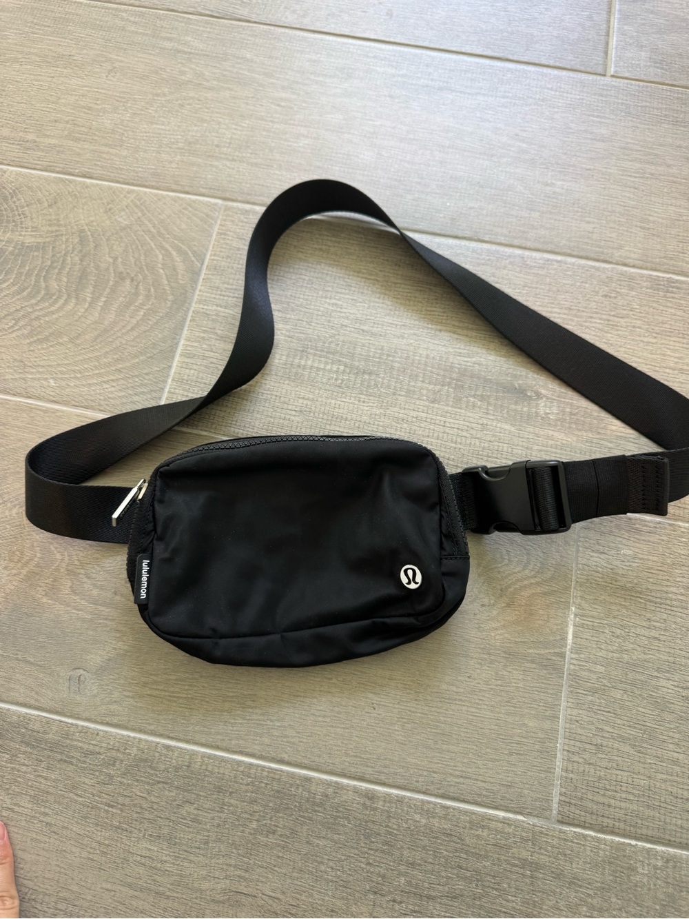 Lululemon Everywhere Belt Bag - Picture 1 of 2
